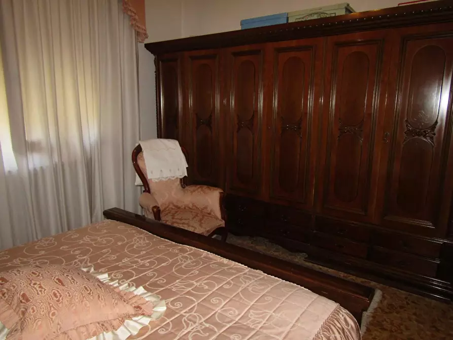 Immagine 16 di Casa bifamiliare in vendita  a Carrara