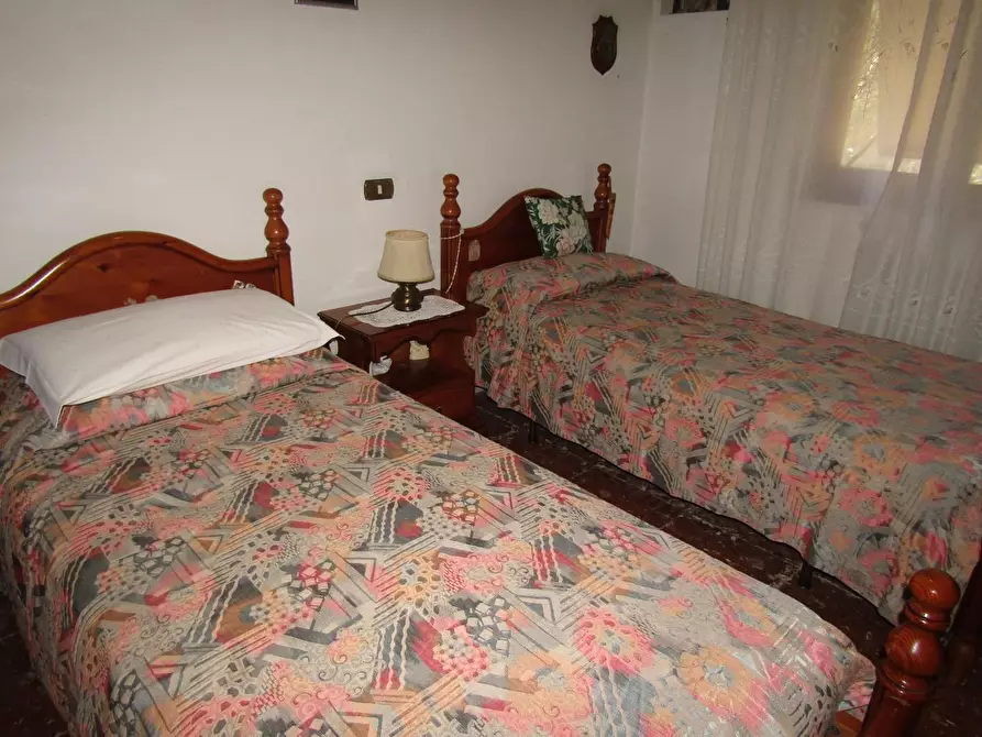 Immagine 11 di Casa bifamiliare in vendita  a Carrara