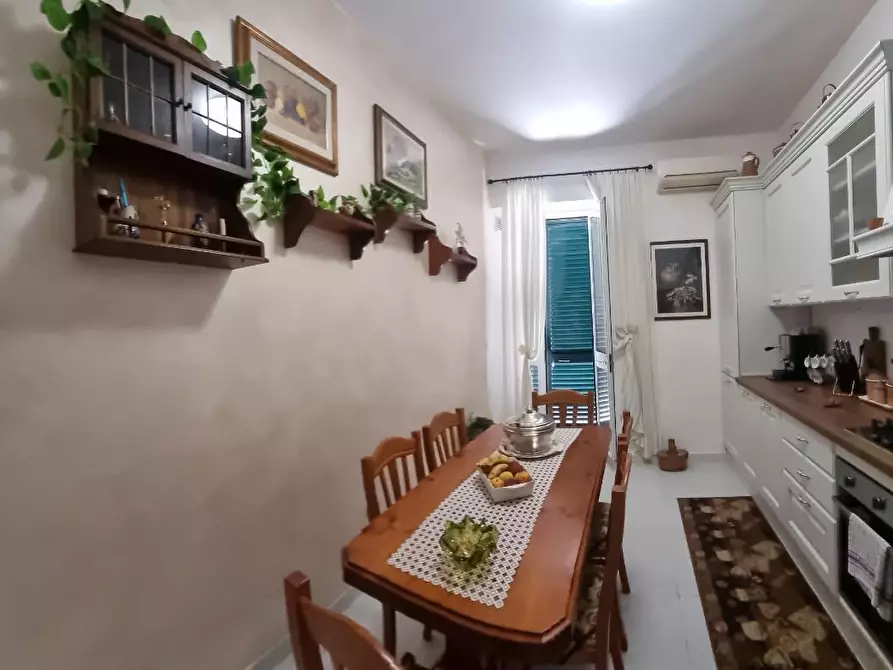 Immagine 8 di Appartamento in vendita  a Livorno