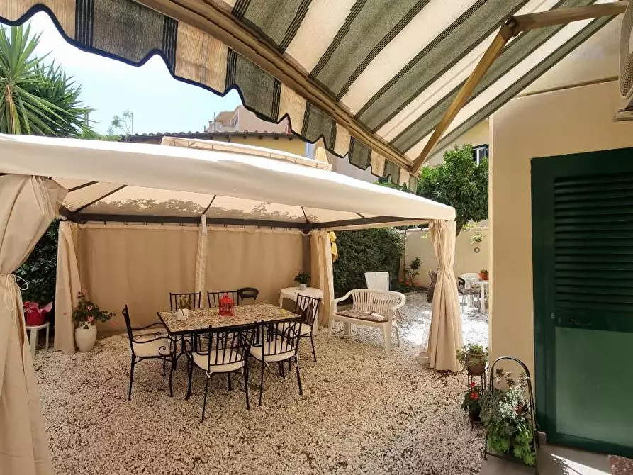 Immagine 6 di Appartamento in vendita  a Livorno