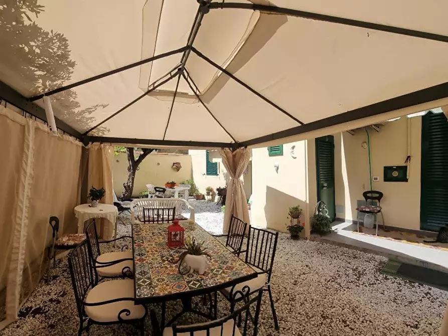 Immagine 4 di Appartamento in vendita  a Livorno