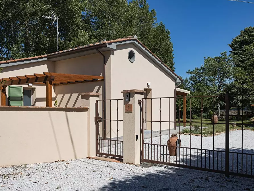 Immagine 38 di Villa in vendita  a Vicopisano