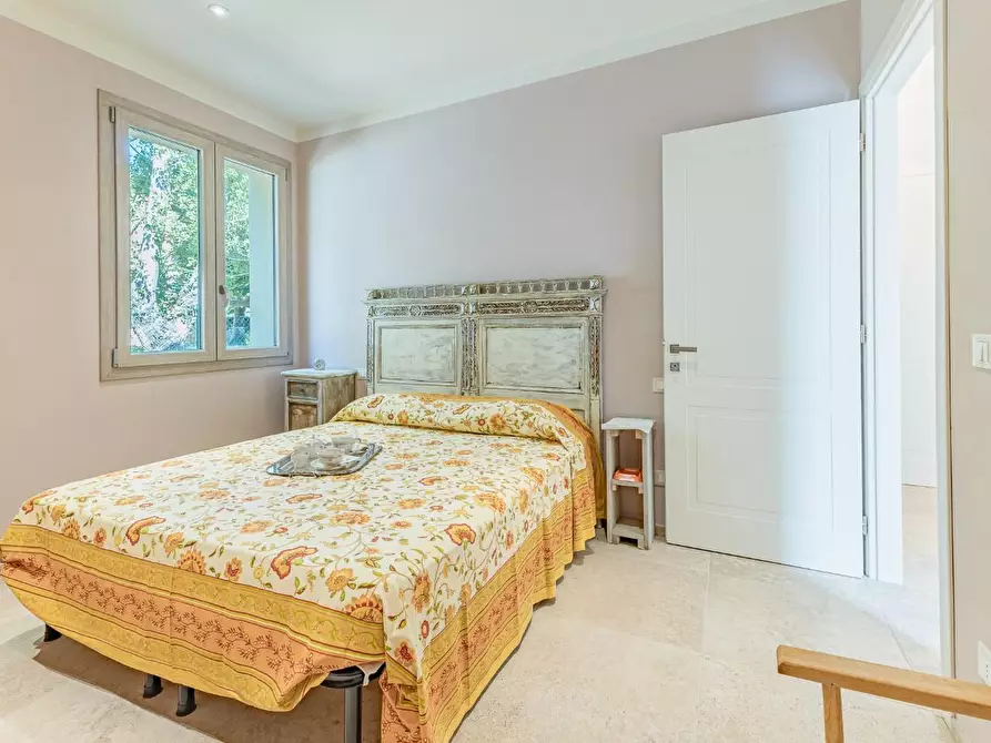 Immagine 15 di Villa in vendita  a Vicopisano