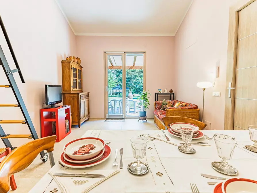 Immagine 2 di Villa in vendita  a Vicopisano