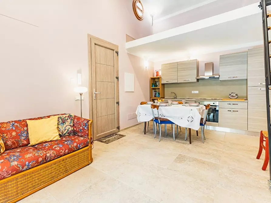 Immagine 5 di Villa in vendita  a Vicopisano