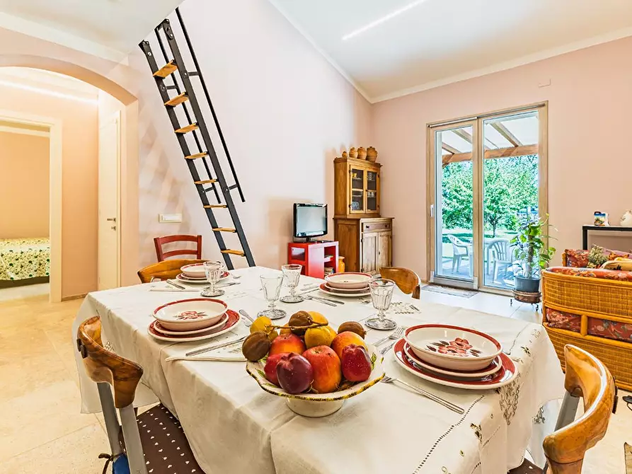 Immagine 3 di Villa in vendita  a Vicopisano