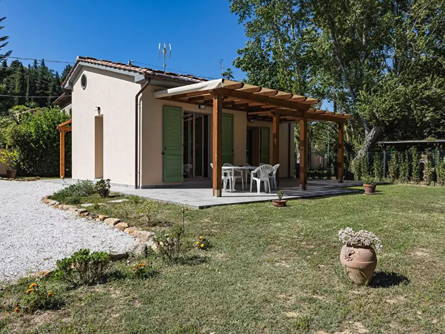 Immagine 29 di Villa in vendita  a Vicopisano