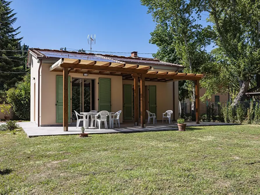 Immagine 27 di Villa in vendita  a Vicopisano