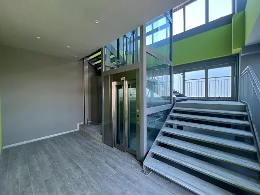 Immagine 7 di Locale commerciale in affitto  a Pisa