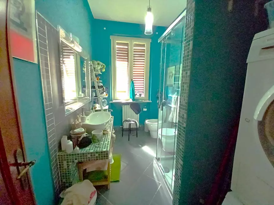 Immagine 8 di Appartamento in vendita  a Lucca