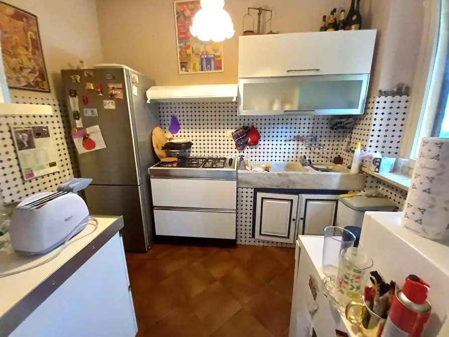 Immagine 5 di Appartamento in vendita  a Lucca