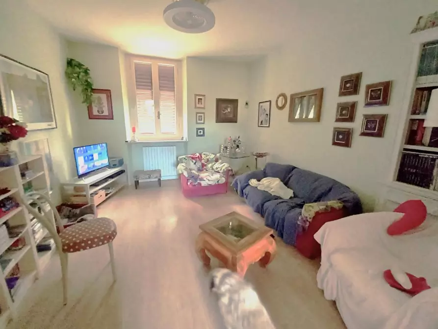 Immagine 2 di Appartamento in vendita  a Lucca