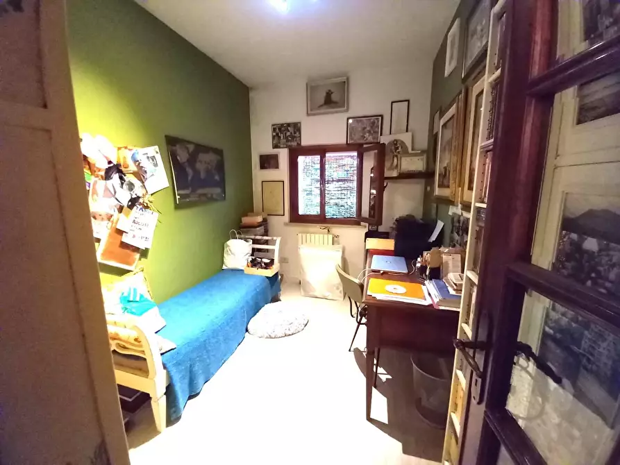 Immagine 13 di Appartamento in vendita  a Lucca