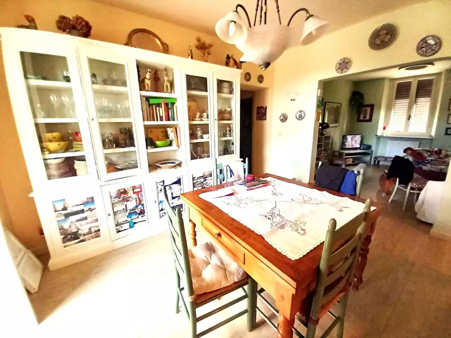 Immagine 3 di Appartamento in vendita  a Lucca