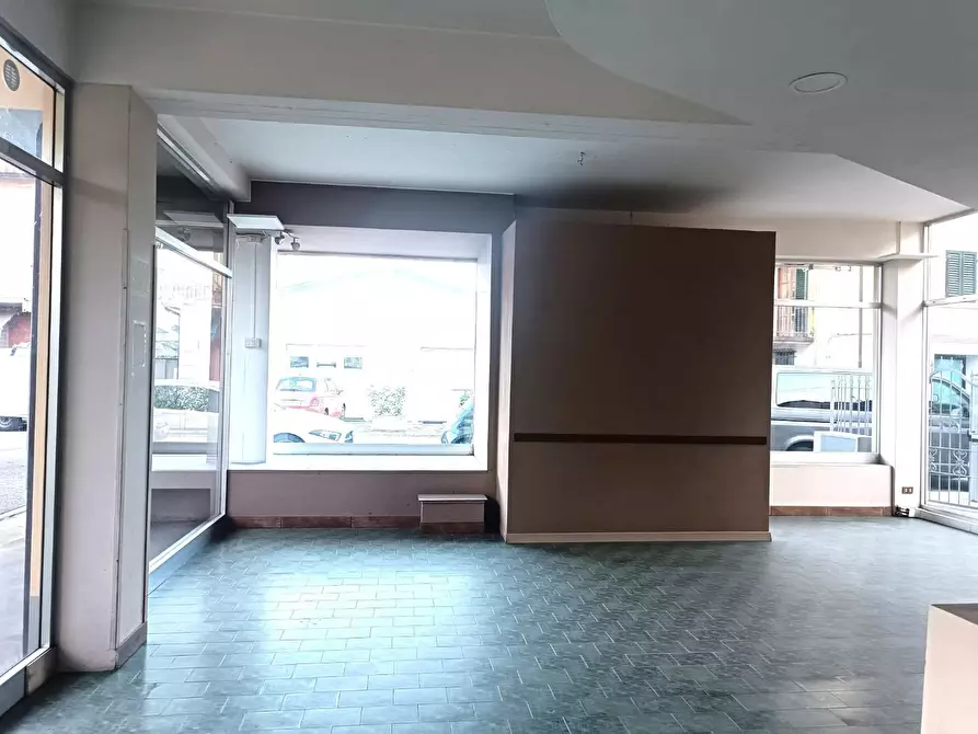 Immagine 3 di Locale commerciale in affitto  a Barga