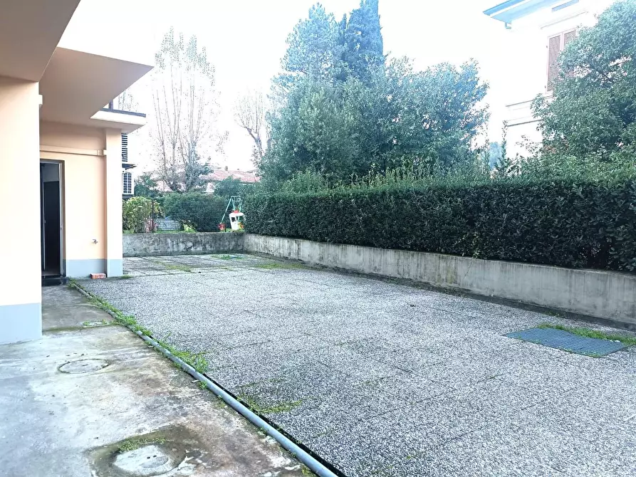 Immagine 13 di Locale commerciale in affitto  a Barga