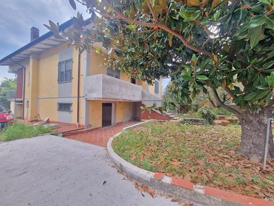 Immagine 1 di Casa indipendente in vendita  a Carrara