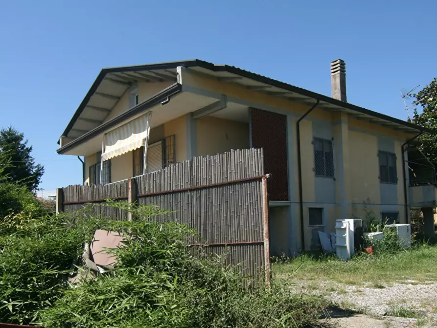 Immagine 1 di Casa indipendente in vendita  a Carrara