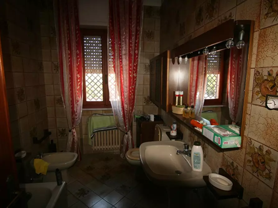 Immagine 15 di Casa indipendente in vendita  a Carrara