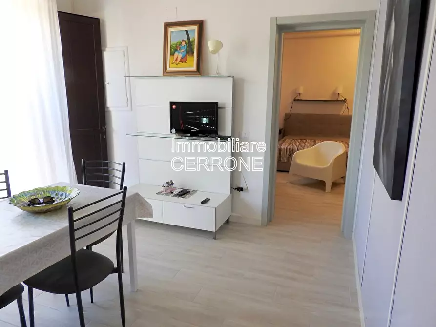 Immagine 2 di Appartamento in vendita  a Cecina