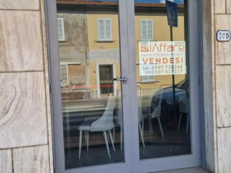 Immagine 24 di Locale commerciale in vendita  a Ponsacco