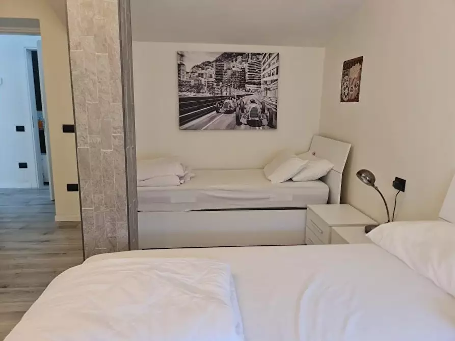 Immagine 10 di Appartamento in vendita  a Carrara