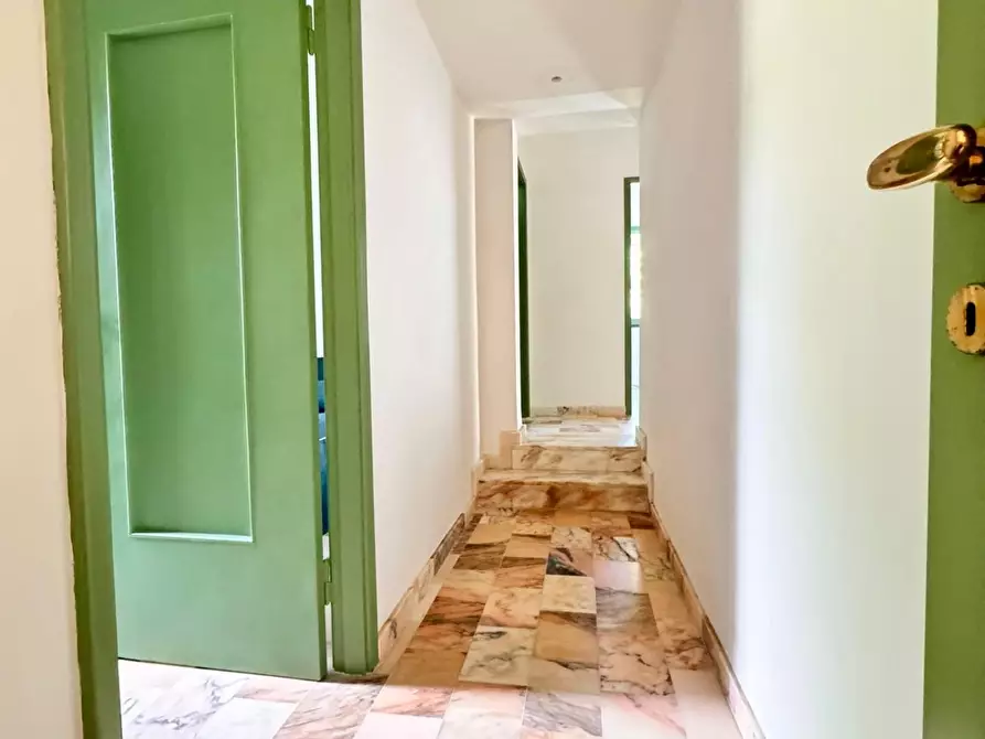 Immagine 13 di Villa in affitto  a Massa