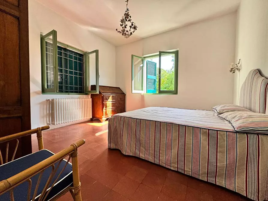 Immagine 17 di Villa in affitto  a Massa