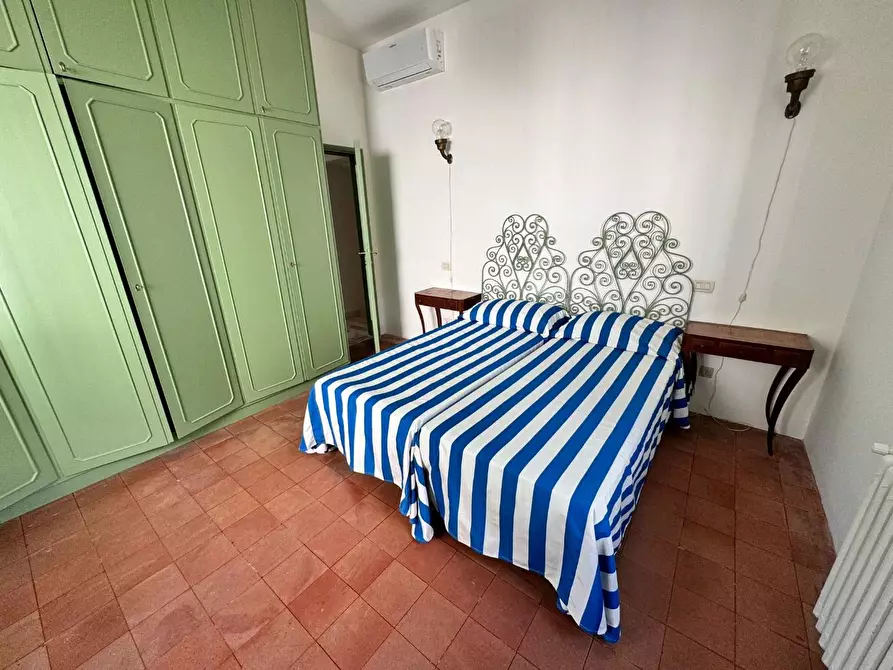 Immagine 21 di Villa in affitto  a Massa