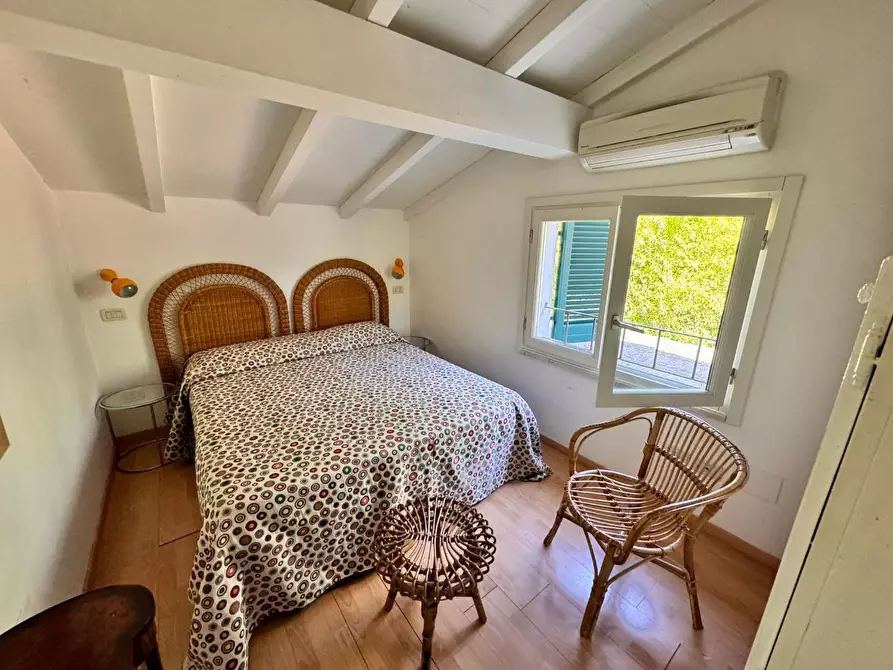 Immagine 32 di Villa in affitto  a Massa