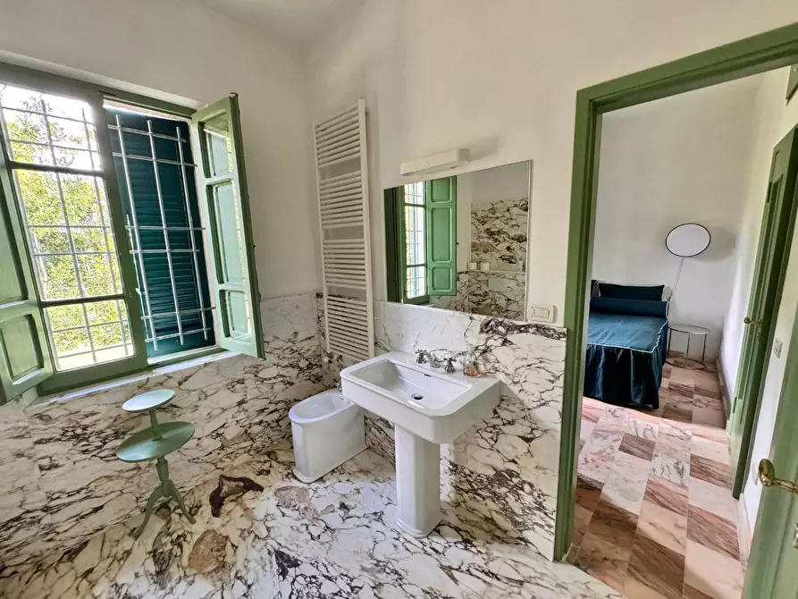 Immagine 15 di Villa in affitto  a Massa