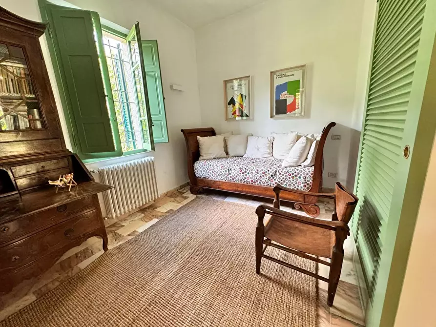 Immagine 10 di Villa in affitto  a Massa