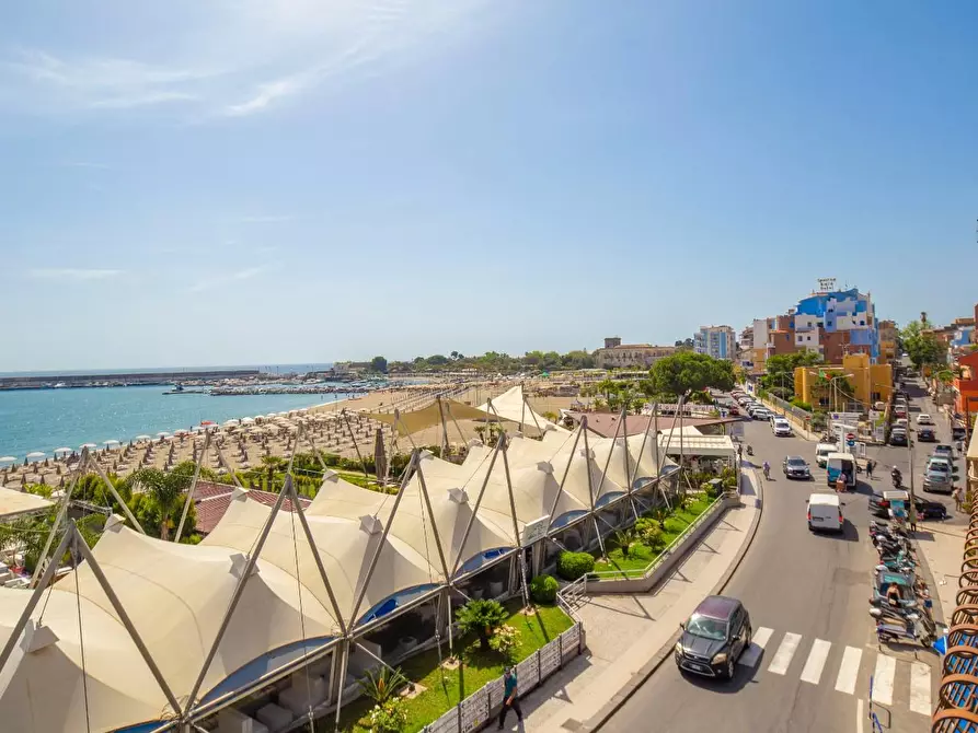 Immagine 1 di Mansarda in vendita  a Giardini-Naxos