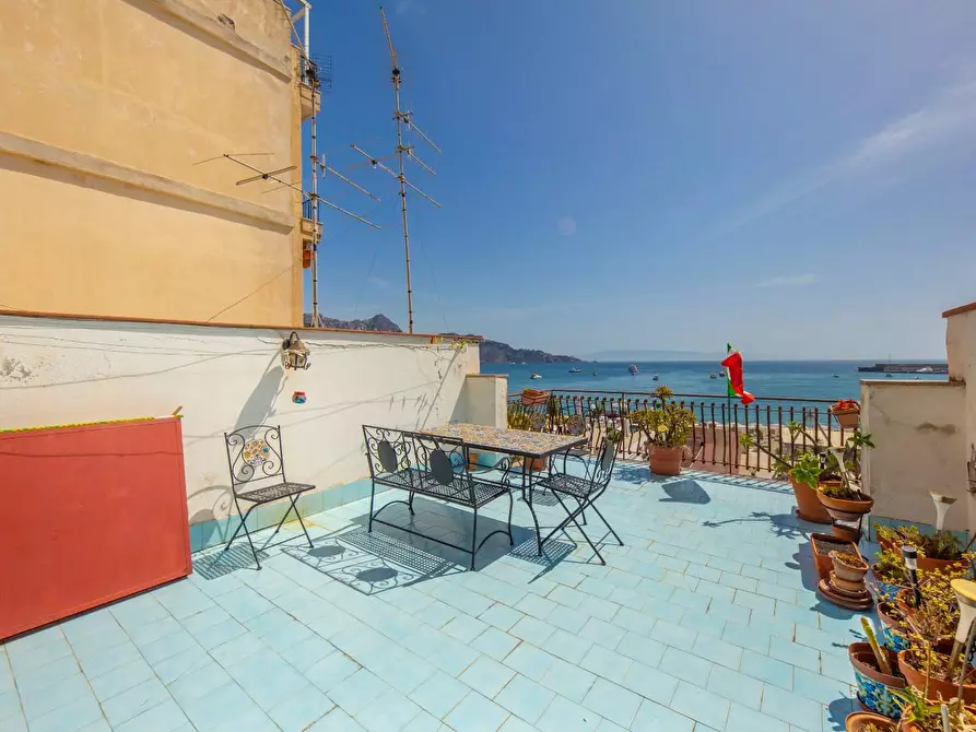 Immagine 6 di Mansarda in vendita  a Giardini-Naxos