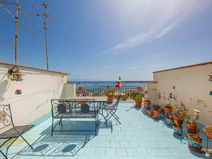 Immagine 8 di Mansarda in vendita  a Giardini-Naxos