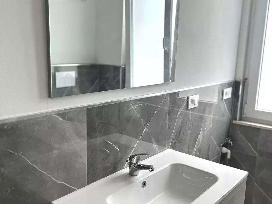 Immagine 8 di Appartamento in vendita  a Rosignano Marittimo