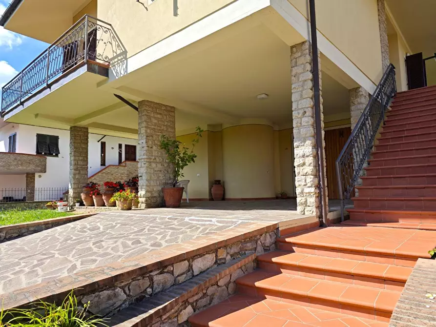 Immagine 3 di Villa in vendita  a Casciana Terme Lari