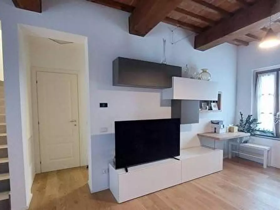 Immagine 1 di Casa bifamiliare in vendita  a Pisa