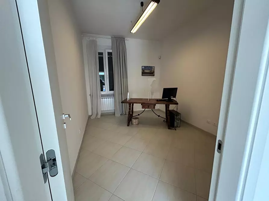 Immagine 4 di Ufficio in affitto  a San Giuliano Terme