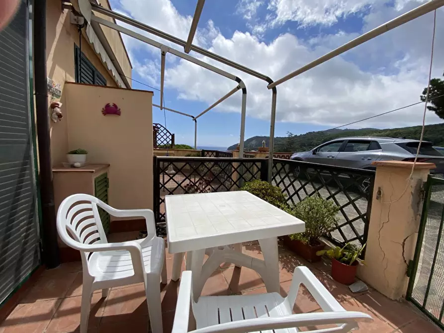 Immagine 2 di Appartamento in vendita  a Rio Marina