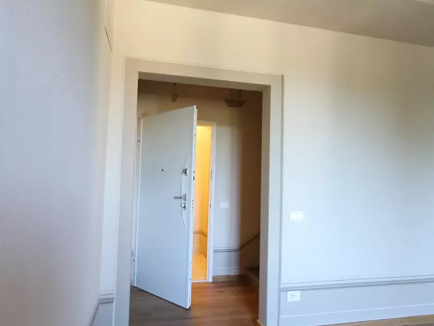 Immagine 4 di Appartamento in vendita  a Cascina