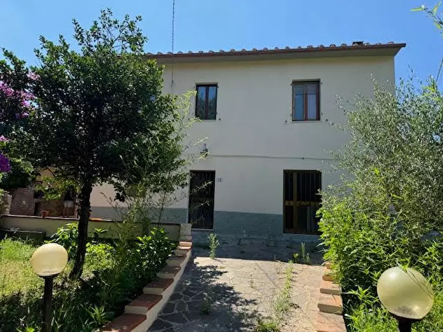 Immagine 1 di Villa in vendita  a Calci