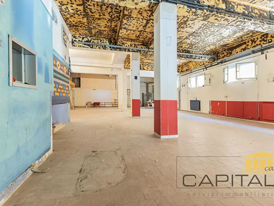 Immagine 10 di Locale commerciale in affitto  a Pisa