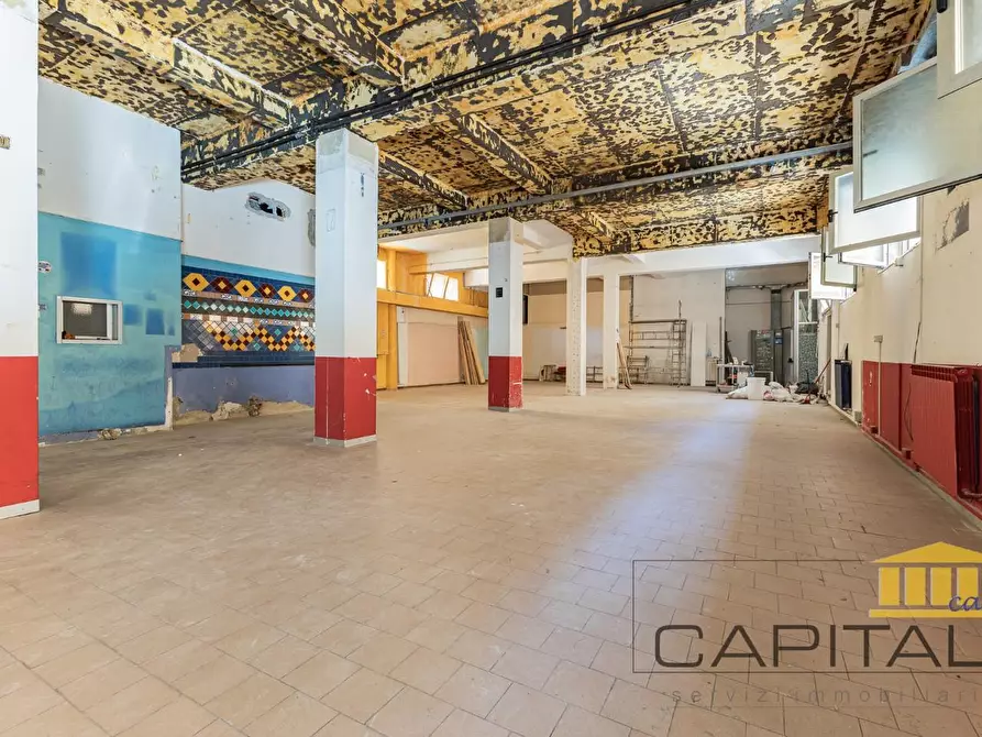 Immagine 2 di Locale commerciale in affitto  a Pisa