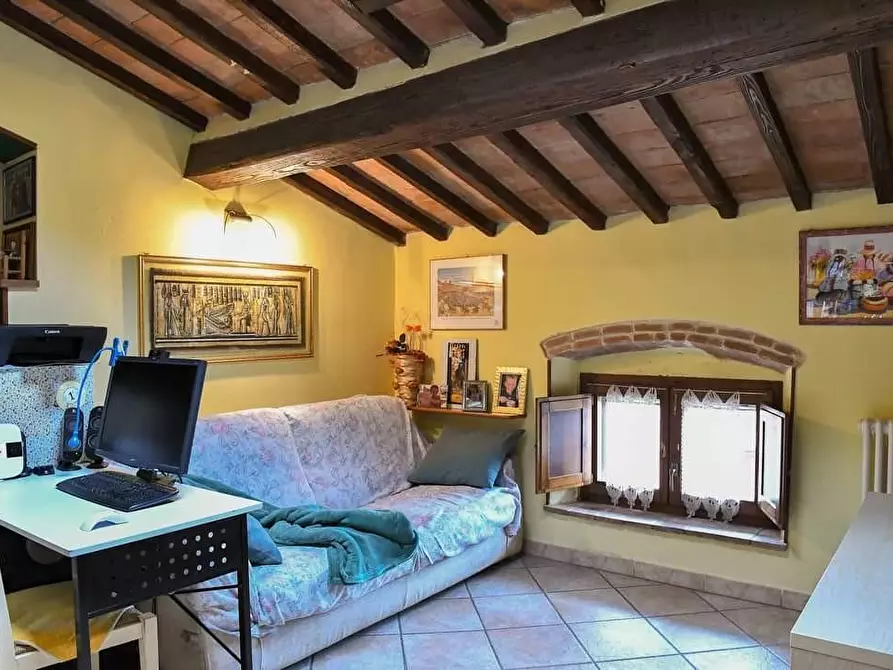 Immagine 10 di Mansarda in vendita  a Monteriggioni