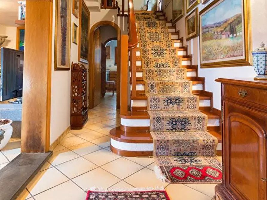 Immagine 21 di Villa in vendita  a Montescudaio