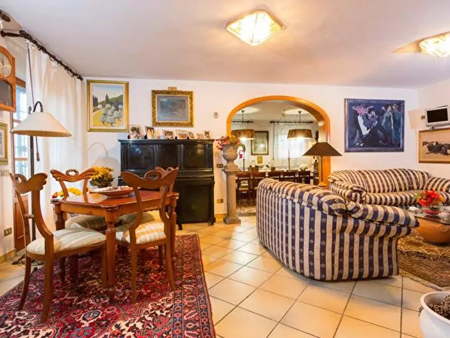 Immagine 4 di Villa in vendita  a Montescudaio