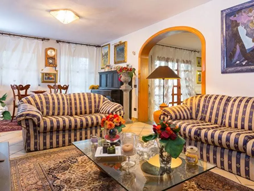 Immagine 5 di Villa in vendita  a Montescudaio