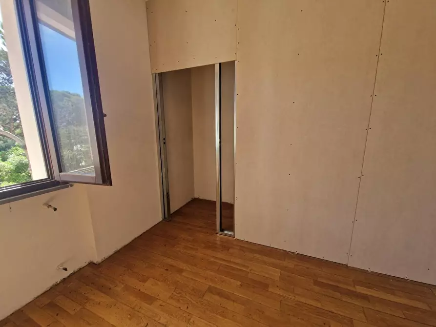 Immagine 12 di Appartamento in vendita  a Rosignano Marittimo