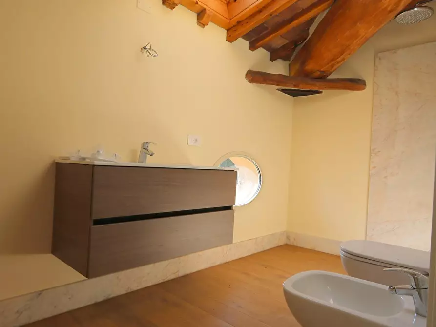 Immagine 32 di Appartamento in vendita  a Cascina